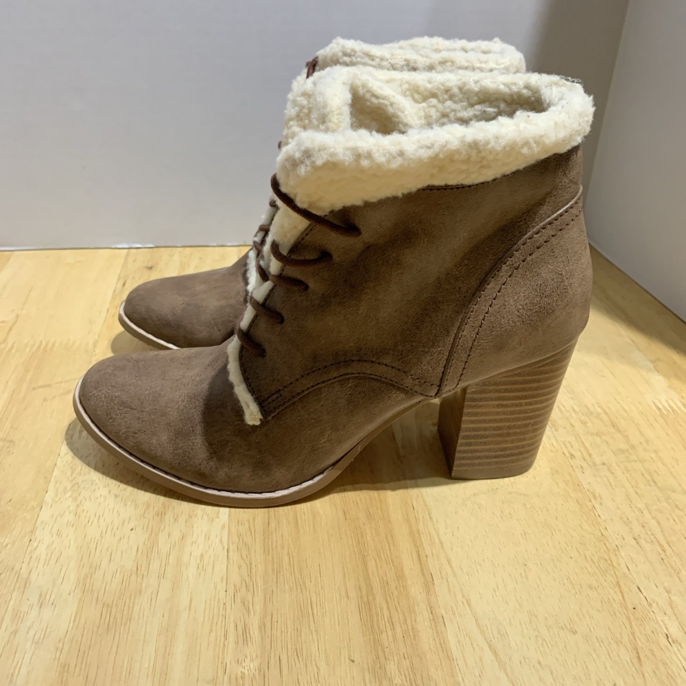 Restricted Brown Leather Faux Fur Ankle‎ Boots Heels Lace Up Size 7.5 Women's
